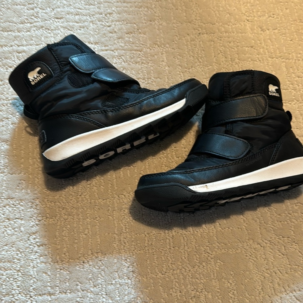 Sorrel boys snow boots